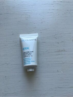 🧴Free - My Clarins REVEAL Purple Gentle Radiance Scrub